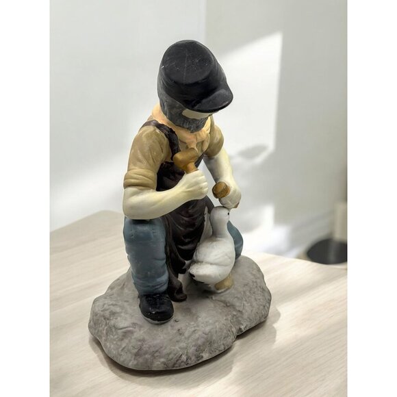 Vintage Kneeling Hand-Painted Craftsman Figurine Carving Duck Decoy - Picture 10 of 10